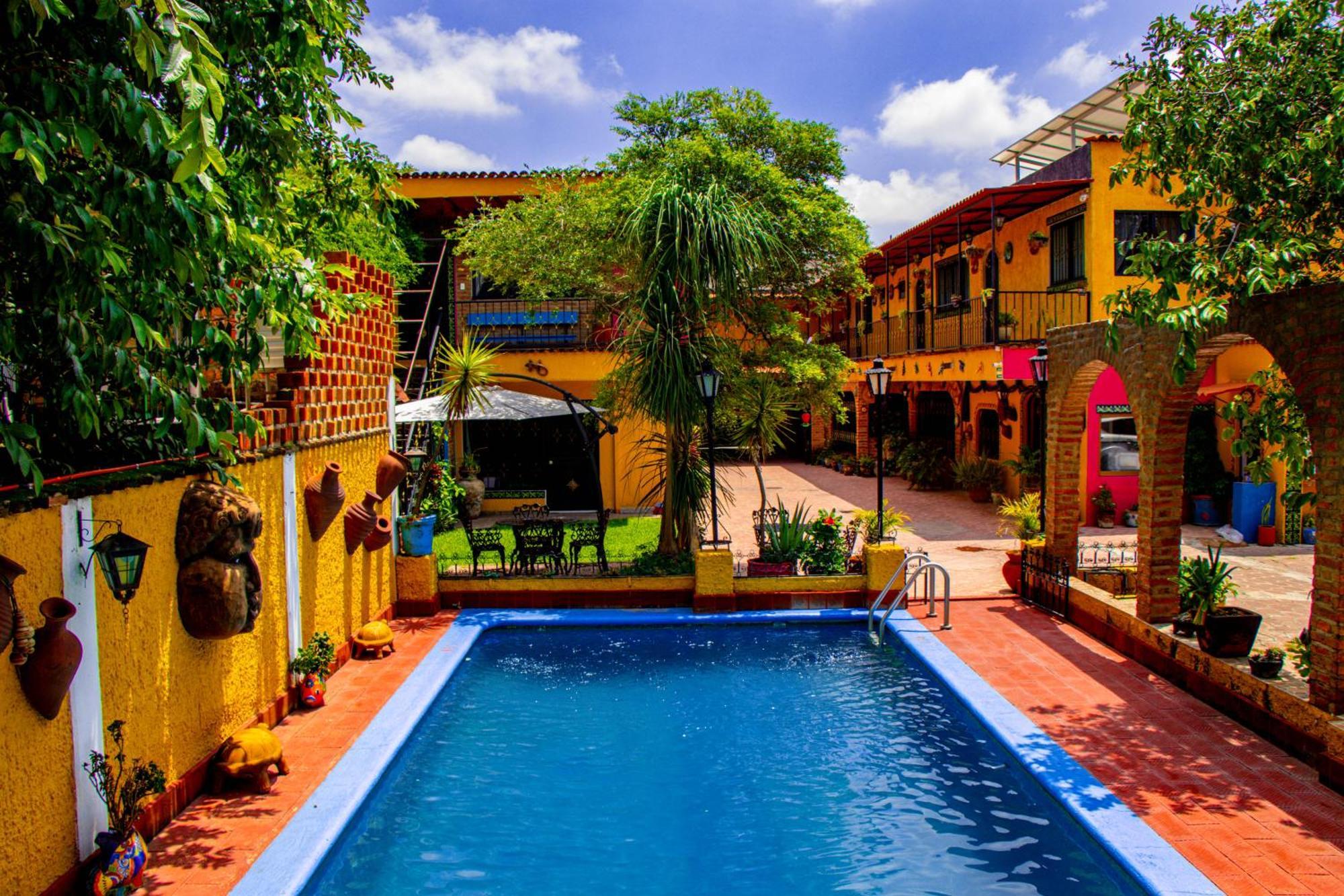 Posada Las Margaritas กัวดาลาฮารา ภายนอก รูปภาพ